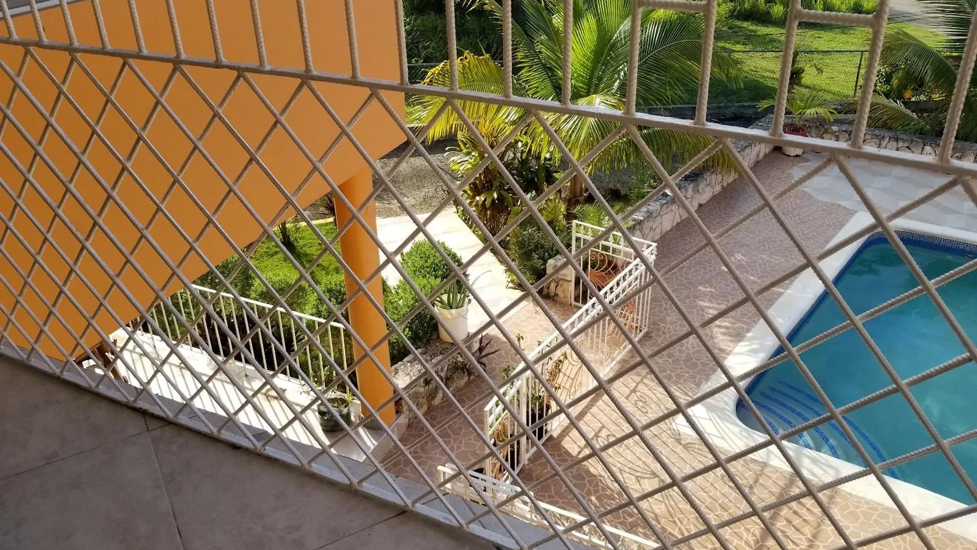 Hotel Chaudhry Second Floor Single Suite Montego Bay